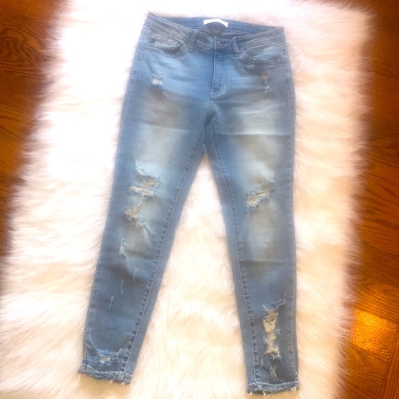 KanCan distressed jeans in size 9/28.❤️ - Picture 3 of 16